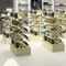 Hölzerne Kleinschuhregal-Anzeige mit hoher Dichte 4 Schichten Antisprungs-für großes Einkaufszentrum fournisseur